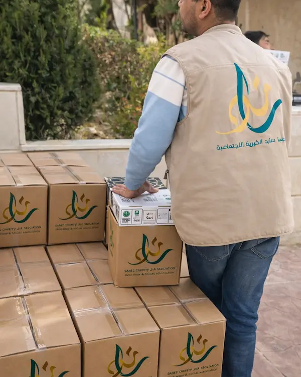 معًا نخفف أعباء المعيشة عن الأسر المتعففة